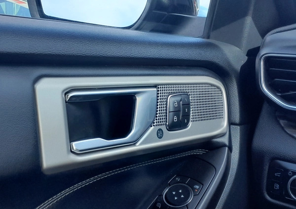 Ford Explorer cena 188000 przebieg: 55500, rok produkcji 2020 z Myślenice małe 301